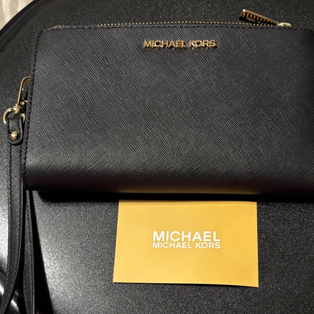 Michael Kors Black Wallet ‎ Gold Accents Jet Set Travel Lg Double Zip Wristlet